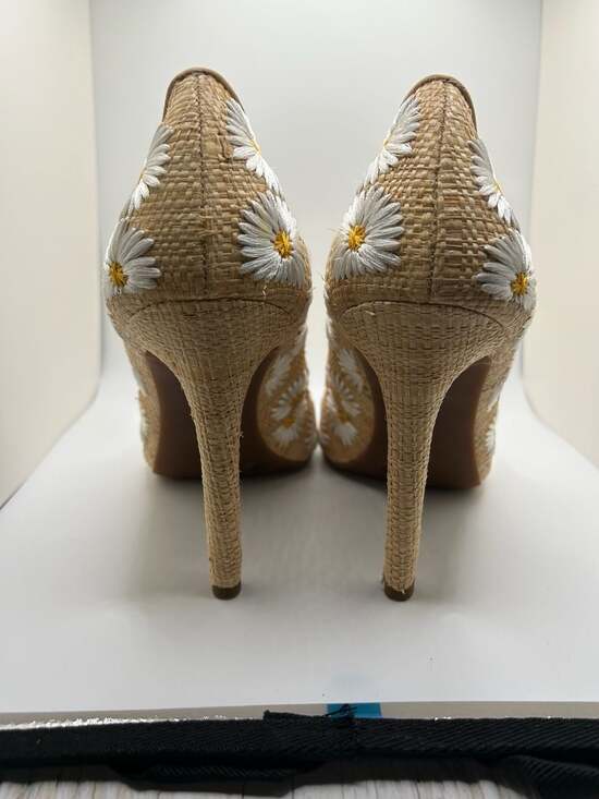 Jessica Simpson Cassanis Daisy Embroidered Straw Pointed-Toe Pumps - Picture 3 of 6